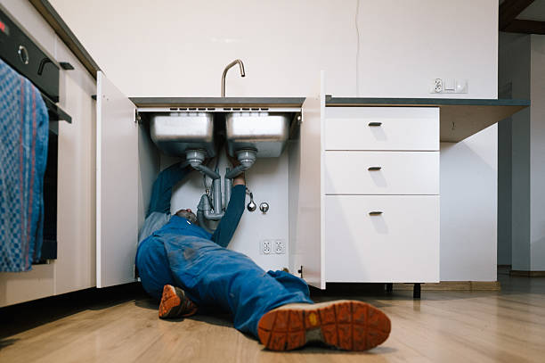 Professional Plumbing technician working in Hopewell, OH